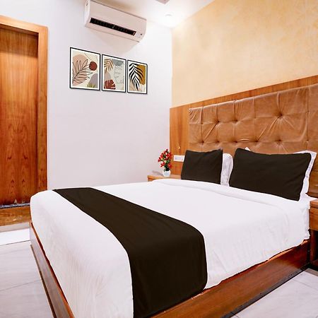 Super Townhouse Oak Times Square Le Western Mumbai Luaran gambar