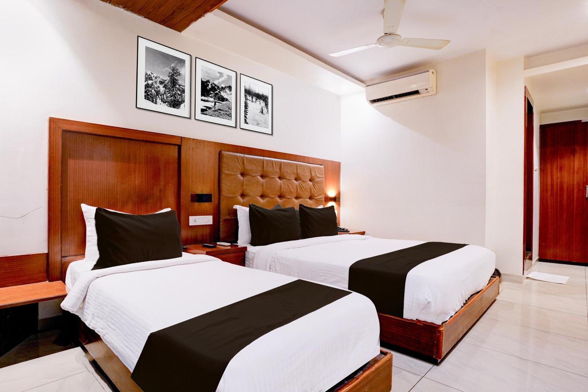 Super Townhouse Oak Times Square Le Western Mumbai Luaran gambar