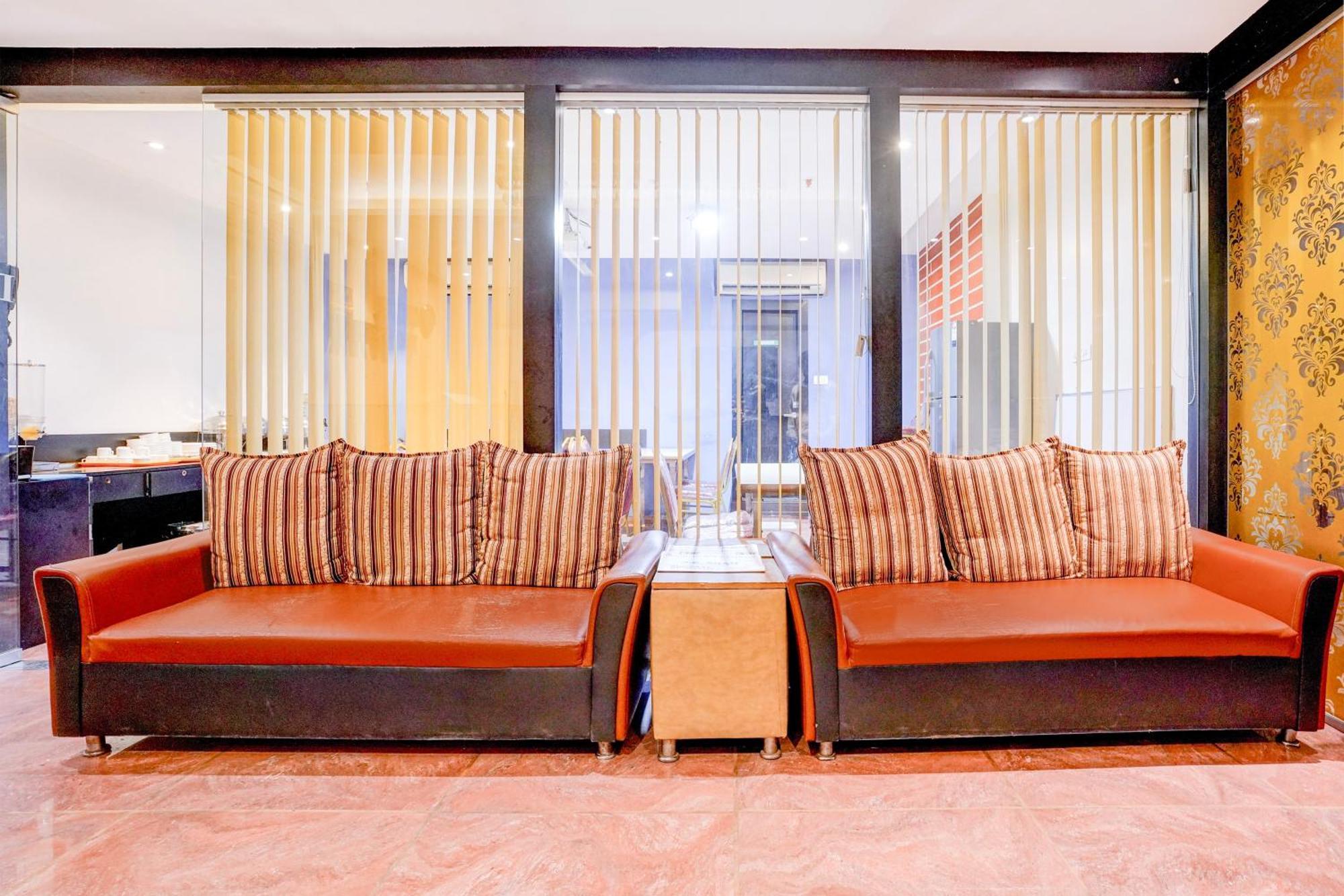 Super Townhouse Oak Times Square Le Western Mumbai Luaran gambar