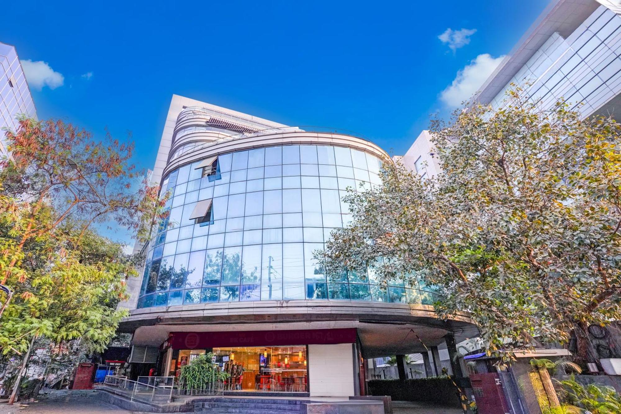 Super Townhouse Oak Times Square Le Western Mumbai Luaran gambar