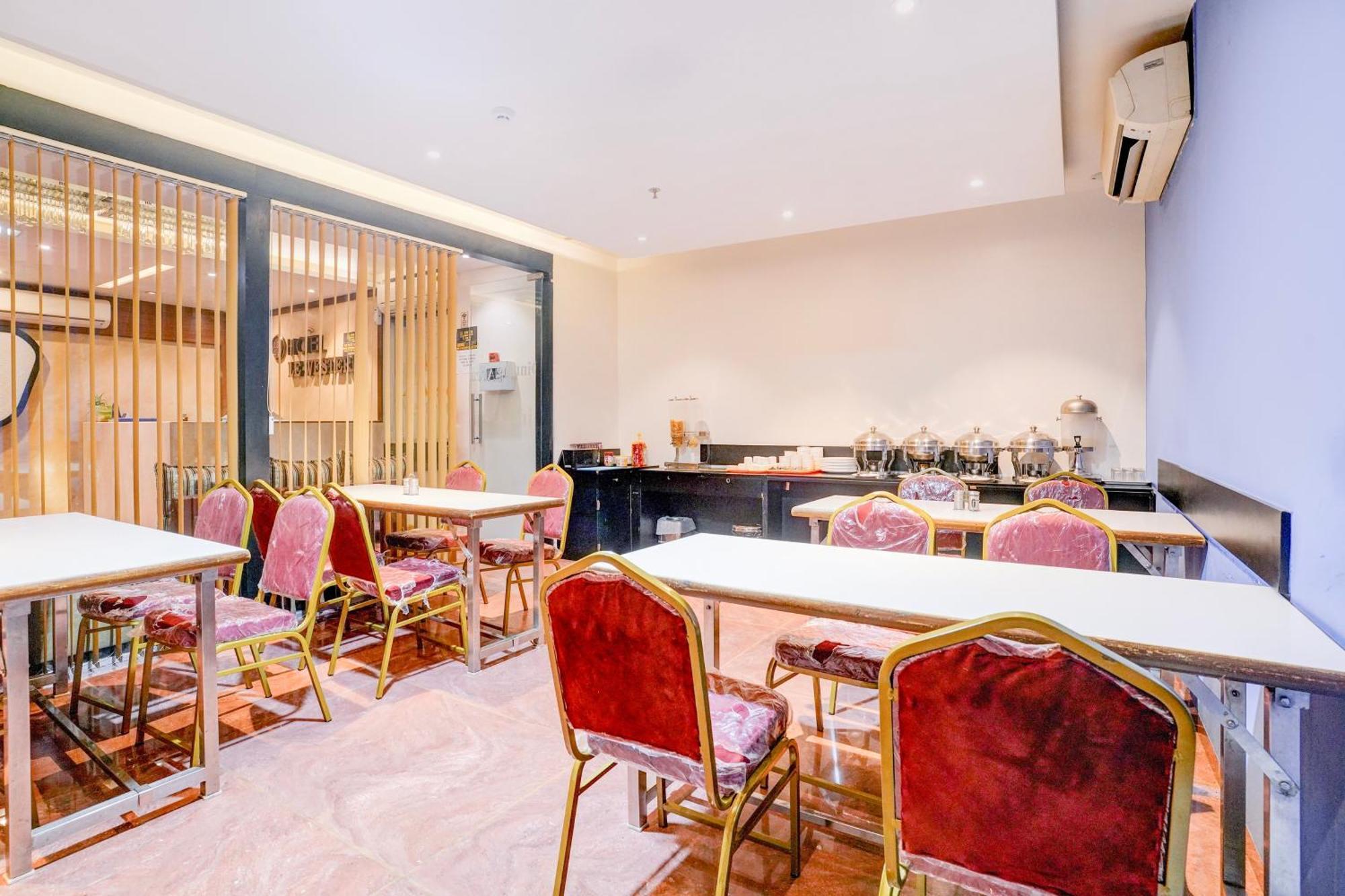 Super Townhouse Oak Times Square Le Western Mumbai Luaran gambar